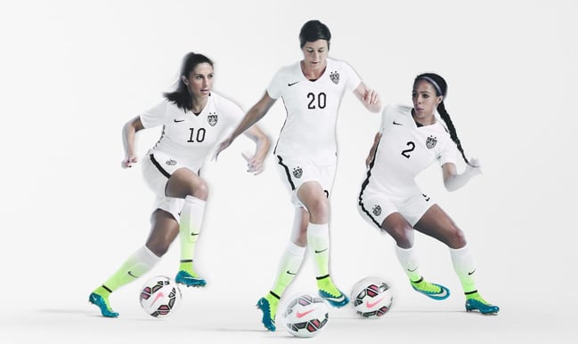 usssoccer_ns_uswnt_kit_team_fb